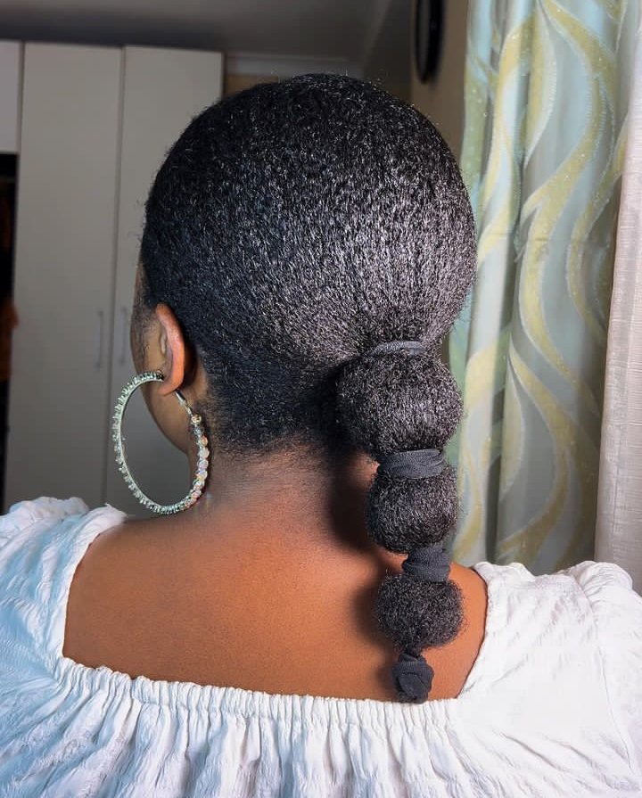 Banding method of stretching natural hair 